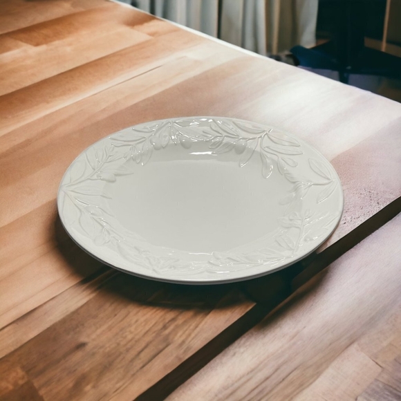 Vintage Plate PIER 1 White Grapes Salad Plate Hand Painted Embossed Grapes Plate - Picture 1 of 4